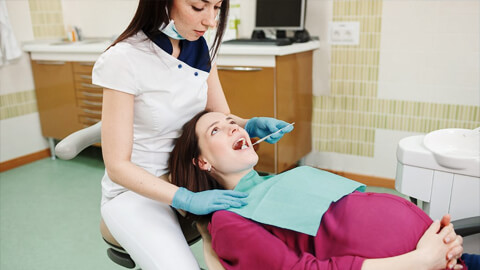 лечение зубов во время беременности